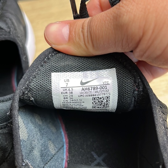 NIKE Air Max 270 Sneaker (Women) WHITE / BLACK SIZE 7 US - Picture 8 of 11